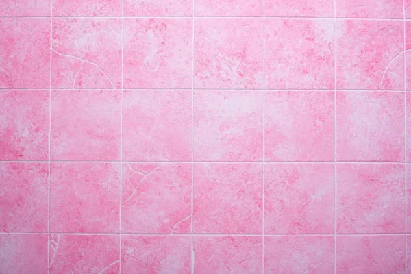 Cerámique de salle de bains rose